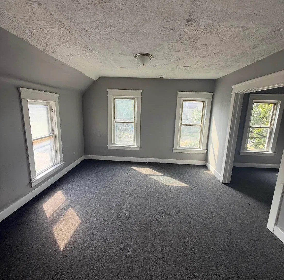 2 bed, 1000 sqft, $1,000 — Photo 2