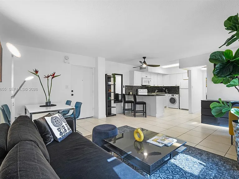 801 S Ocean Dr #207 — Photo 2