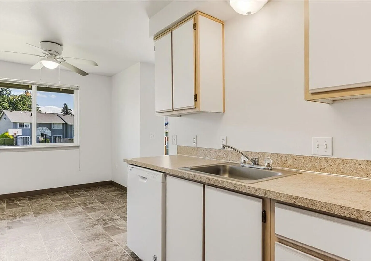Keizer Road Apartments — Photo 2