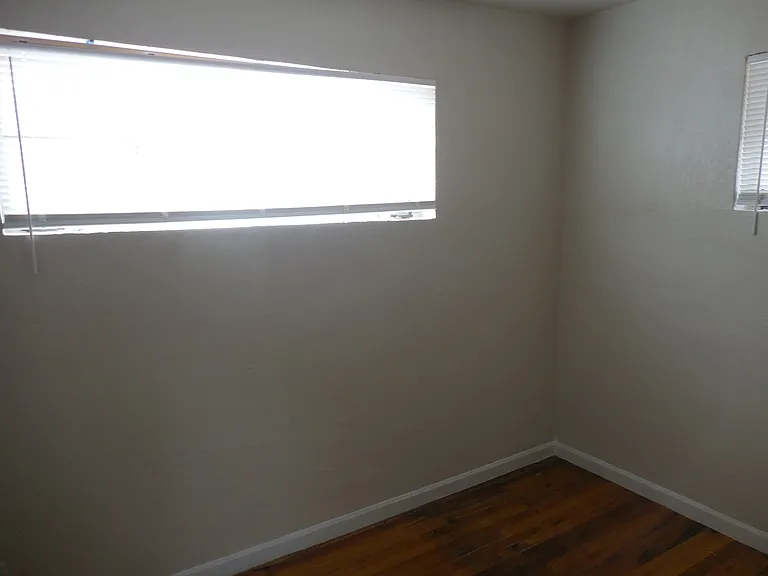 701 W Yandell Dr #12 — Photo 13