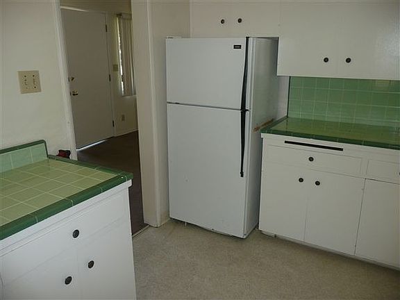 18 B kitchen 2