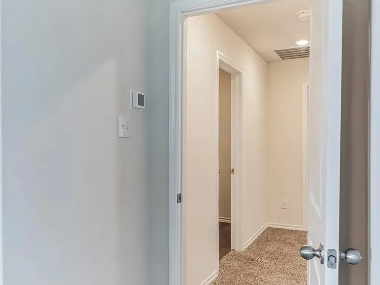 3124 Sweetwater Way — Photo 32