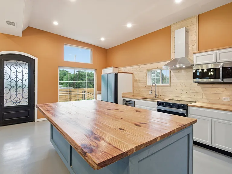 17621 Stacey Ln — Photo 14