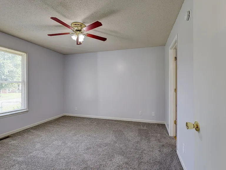 204 Bob White Dr — Photo 26