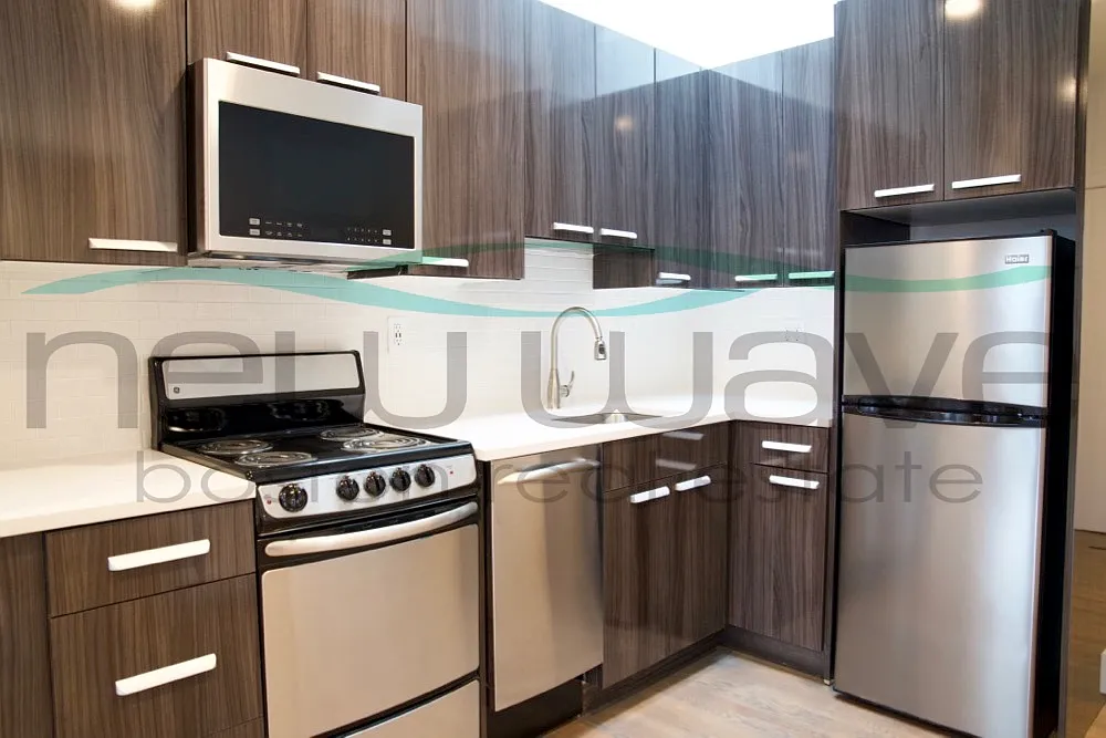 2 bed, 700 sqft, $4,000 — Photo 2