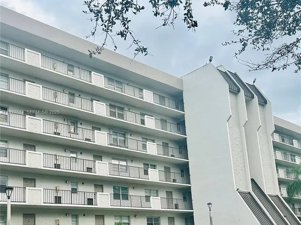 3100 W Rolling Hills Cir, Fort Lauderdale, FL