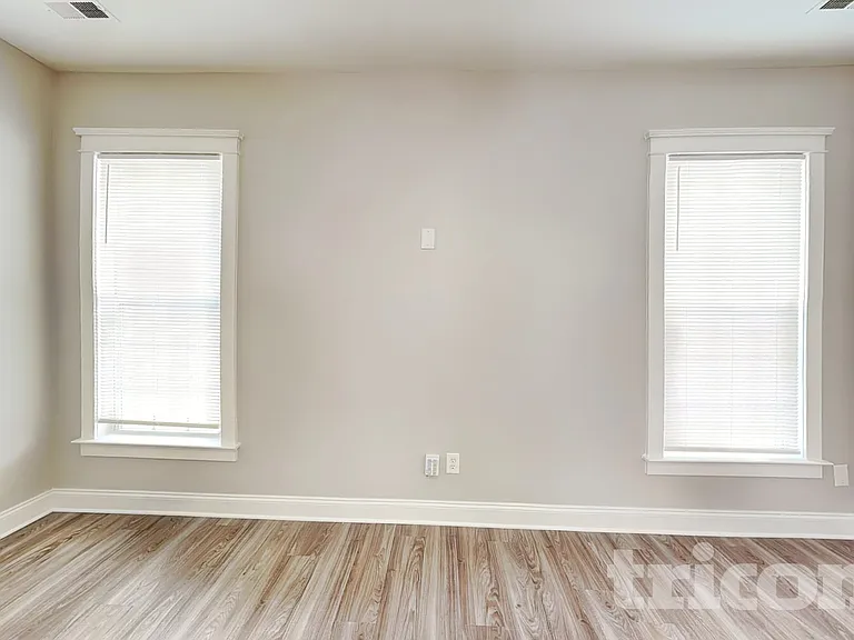6723 Dunton St — Photo 2