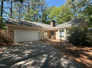 6606 Huntingridge Rd, Chapel Hill, NC 27517