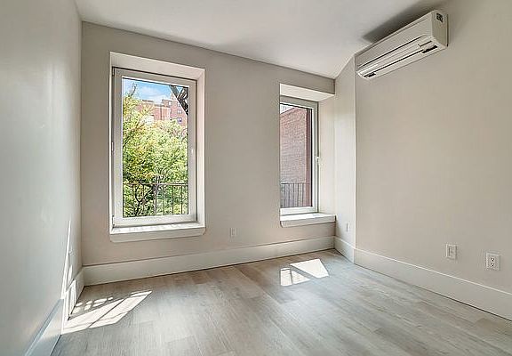 2nd image of 324 E 116th St #4C