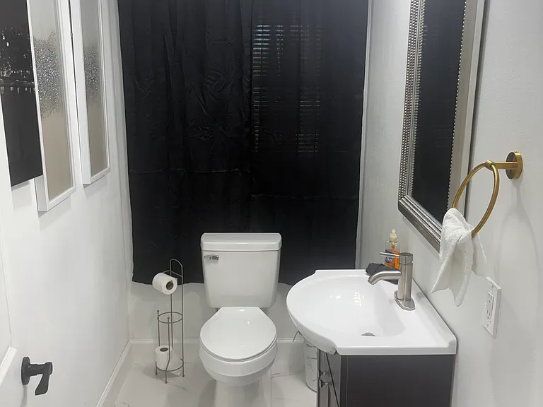 1820 N Macgregor Way — Photo 3
