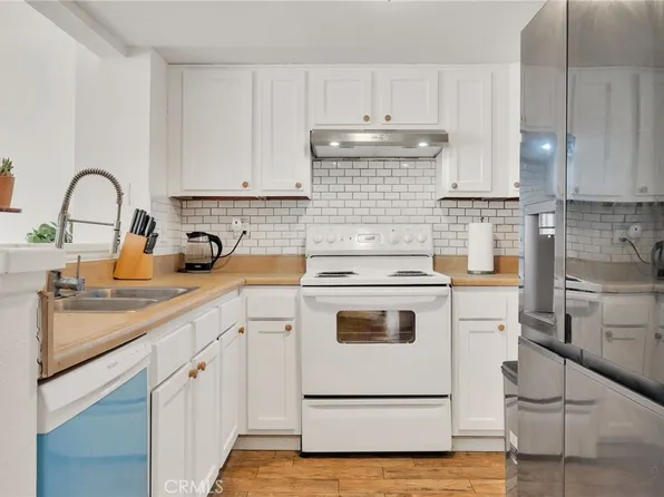 300 E Chestnut Ave #205, Santa Ana, CA 92701