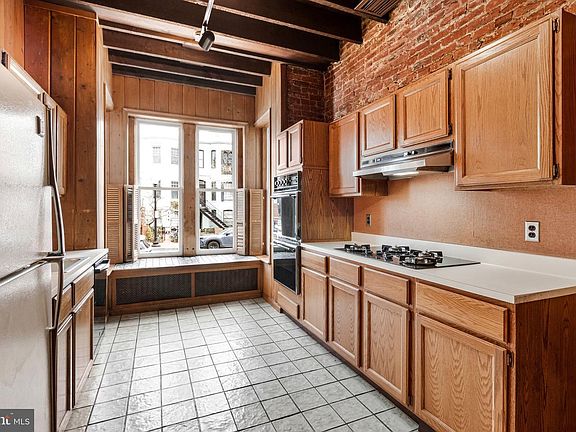 5th image of 511 2nd St SE