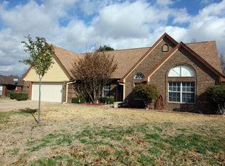 7108 Hazel Pl, North Richland Hills, TX 76182