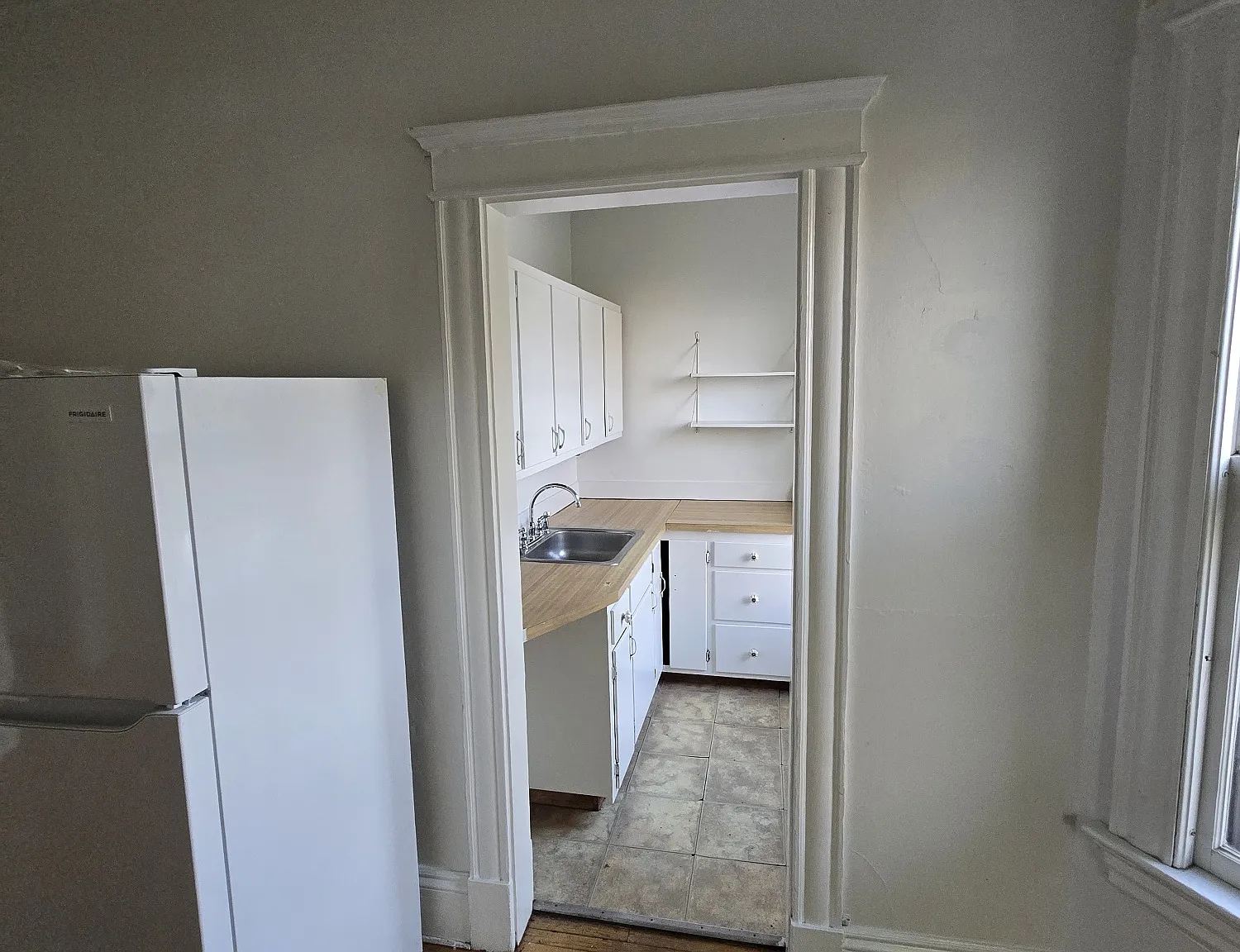 3 bed, 2400 sqft, $3,500 — Photo 1