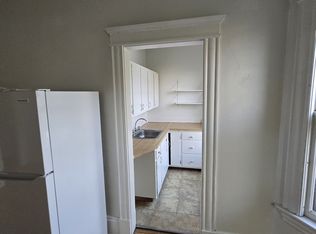 403 College St #3, Burlington, VT 05401
