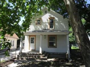 516 Lakeside Pl, Newton, KS 67114