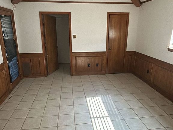 5th image of 2200 Via Del Norte Cir