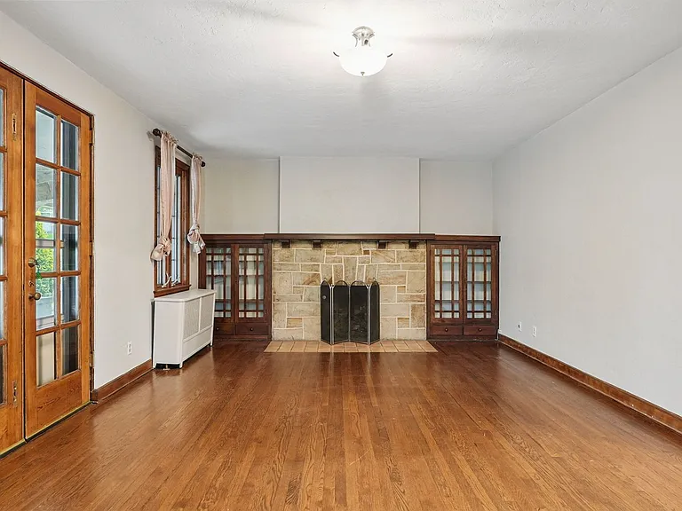 321 Jefferson Dr — Photo 10