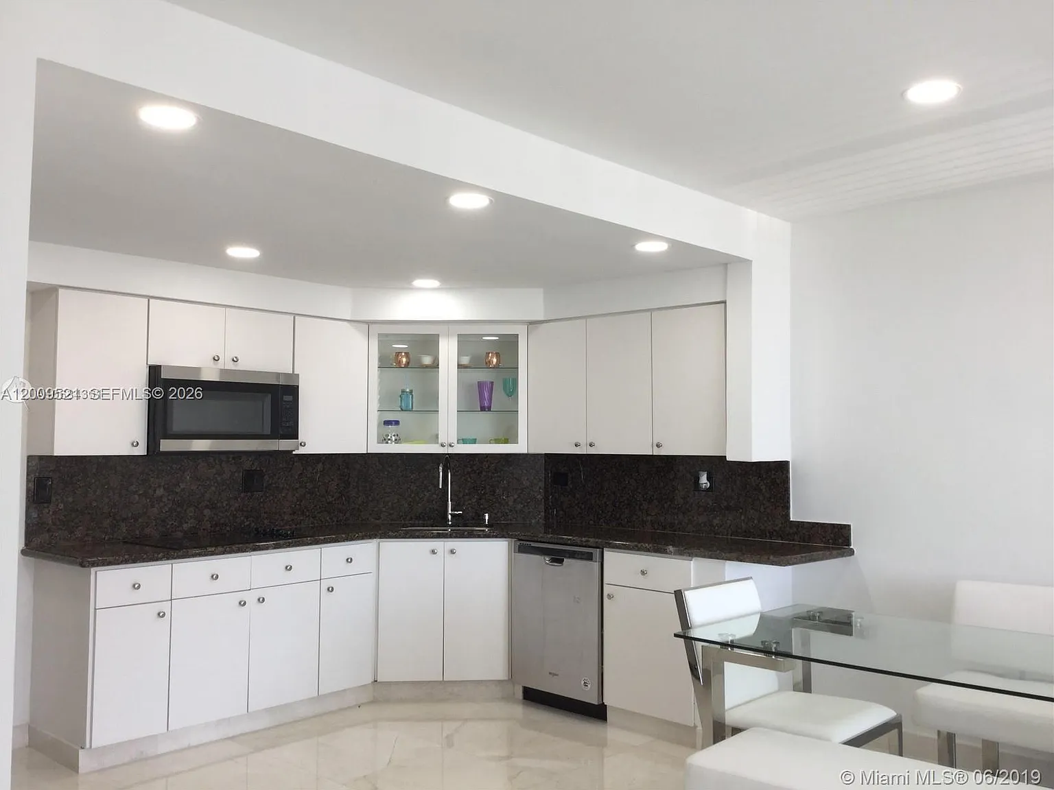 Brickell Bay Tower Condo — Photo 1