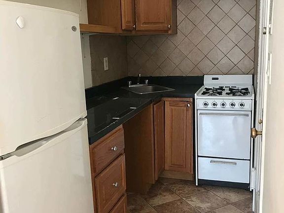 2nd image of 341 W 88th St APT 3A