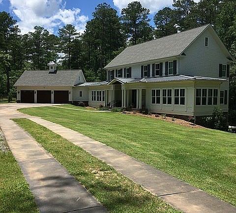 View 1/2 way into driveway 