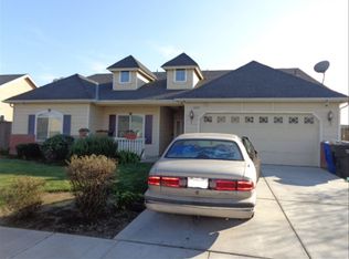1089 Tranquility Cir, Lemoore, CA 93245