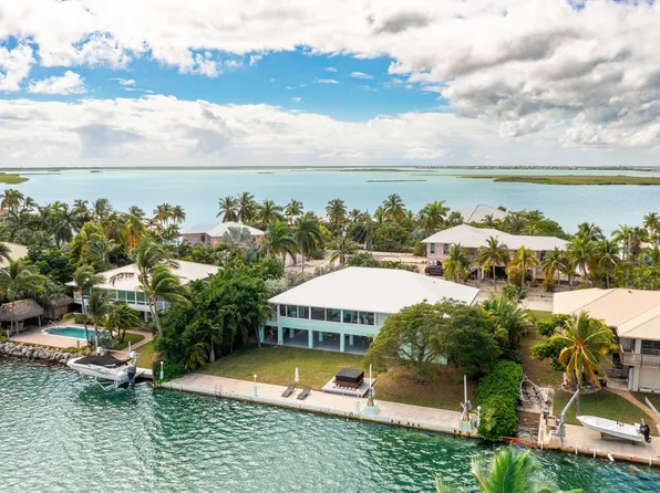 205 S Point Dr, Sugarloaf Key, FL 33042