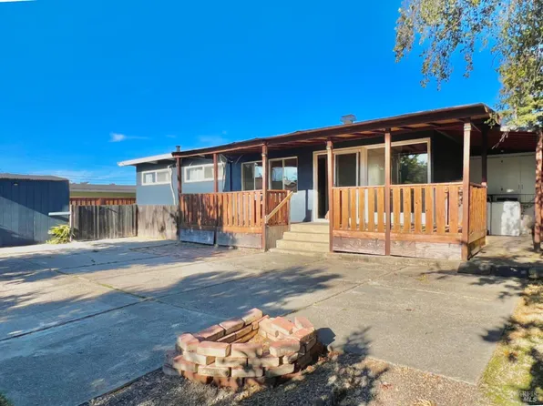 924 E Meadow Avenue, Pinole, CA 94564