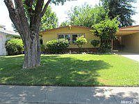 1st image of 8904 Rosewood Dr