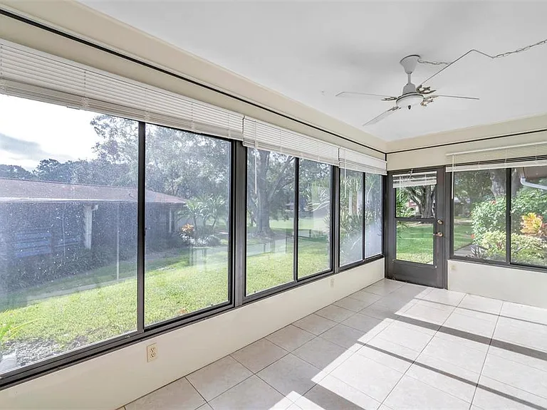 2291 Shelly Dr #D — Photo 32