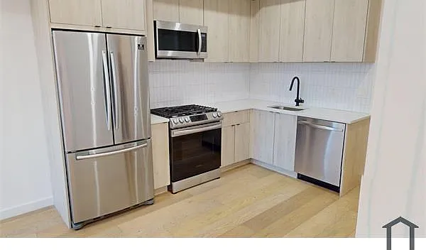 1806 I St NE #10