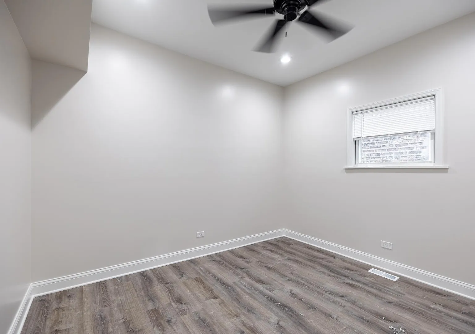 2821 N Campbell Ave — Photo 4
