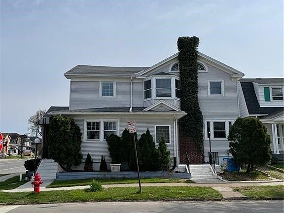 2nd image of 2430 Delaware Ave