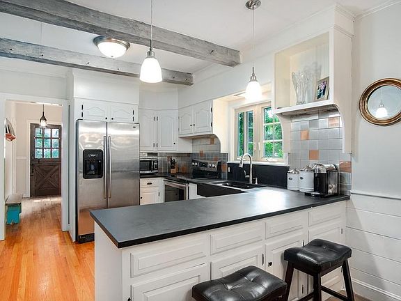 2nd image of 59 Moseley Ave