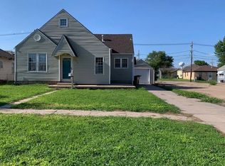 212 E 6th St, Hoisington, KS 67544