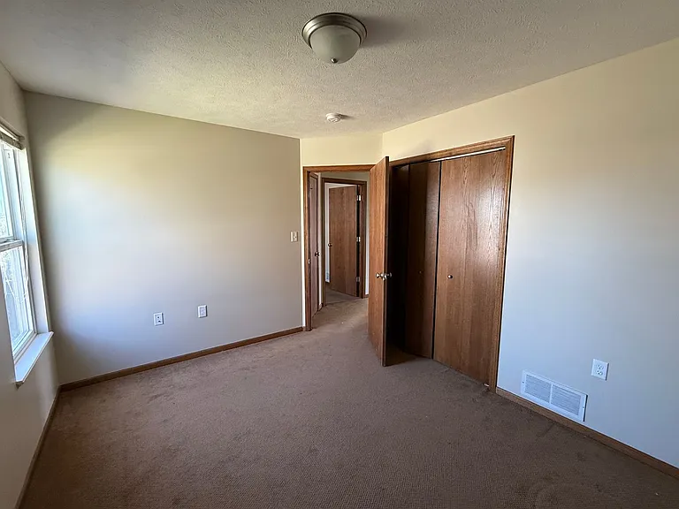 516 Grainfield St — Photo 6