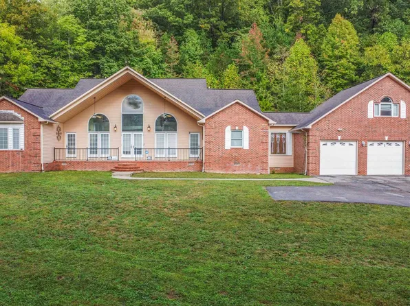 799 Twin Hills Ln, Jacksboro, TN 37757