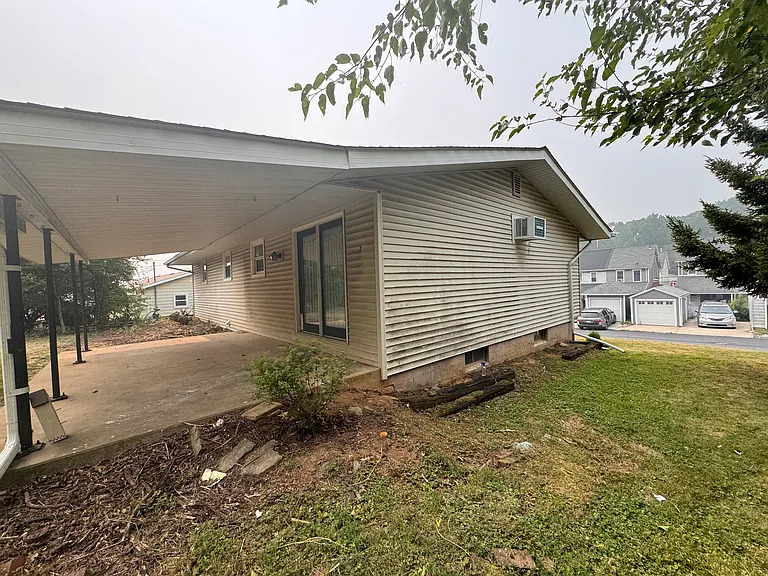 443 Bath Ave — Photo 47