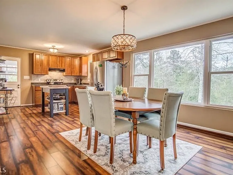 563 Mountain View Cir — Photo 11