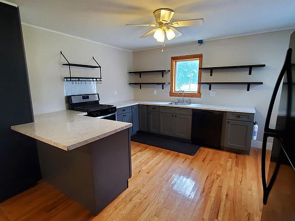 2nd image of 17 Hoffman Pl