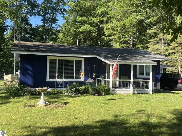 3644 Crescent Dr, East Tawas, MI 48730