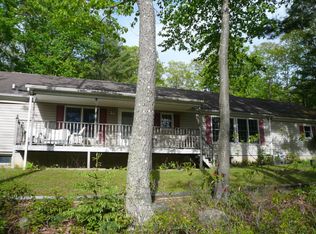 104 Woodtown Rd, Shohola, PA 18458