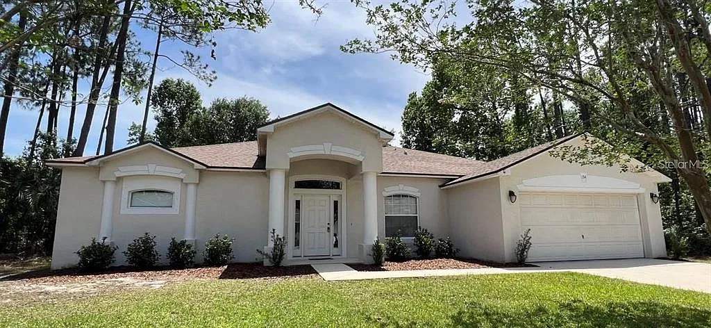 3 bed, 2.0 bath, 2358 sqft, $1,900 — Photo 1