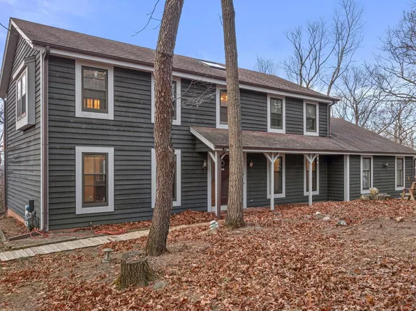 W336S9603 Red Brae DRIVE, Mukwonago, WI 53149
