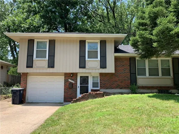 11718 Fuller Ave, Kansas City, MO 64134