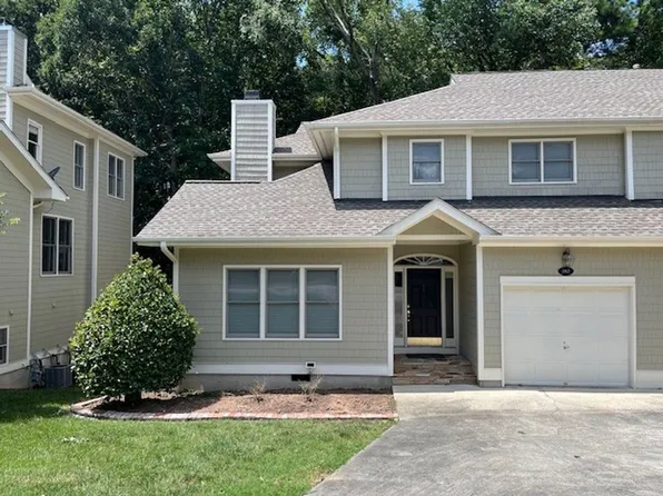 202 Columbia Pl W, Chapel Hill, NC 27516