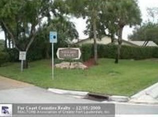 105 Village Walk Dr, Royal Palm Beach, FL 33411