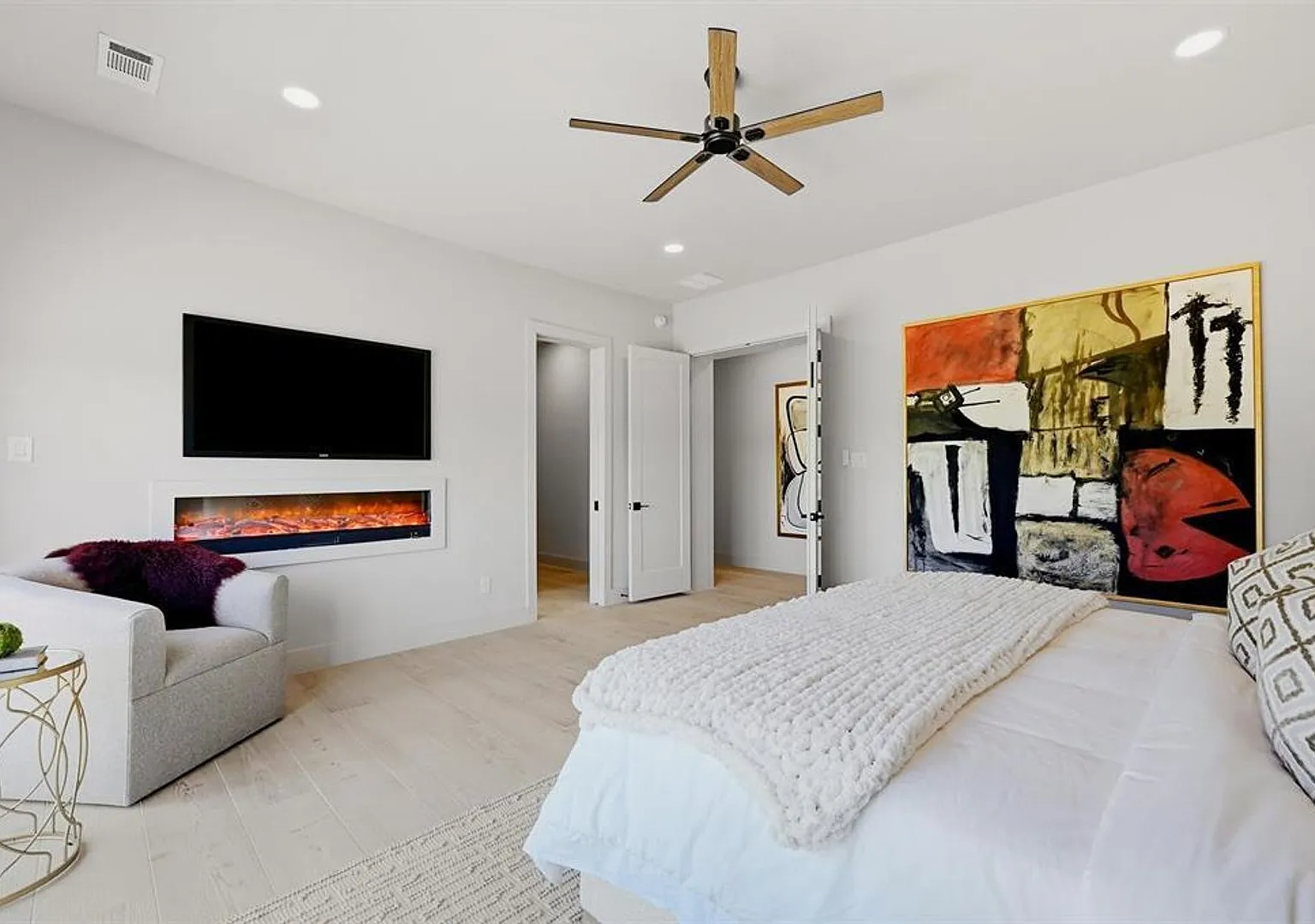 Elevated Living. Exceptional Privacy. Unmatched Setting. — Photo 4