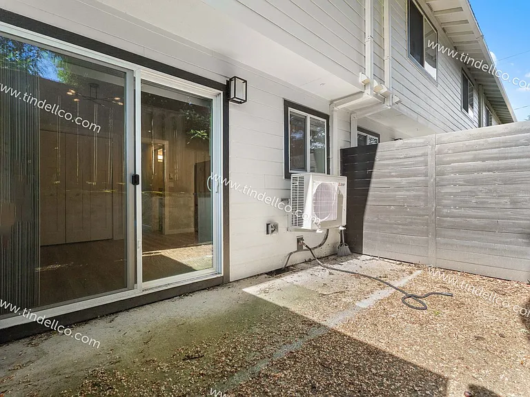 8019 SW 35th Ave — Photo 11