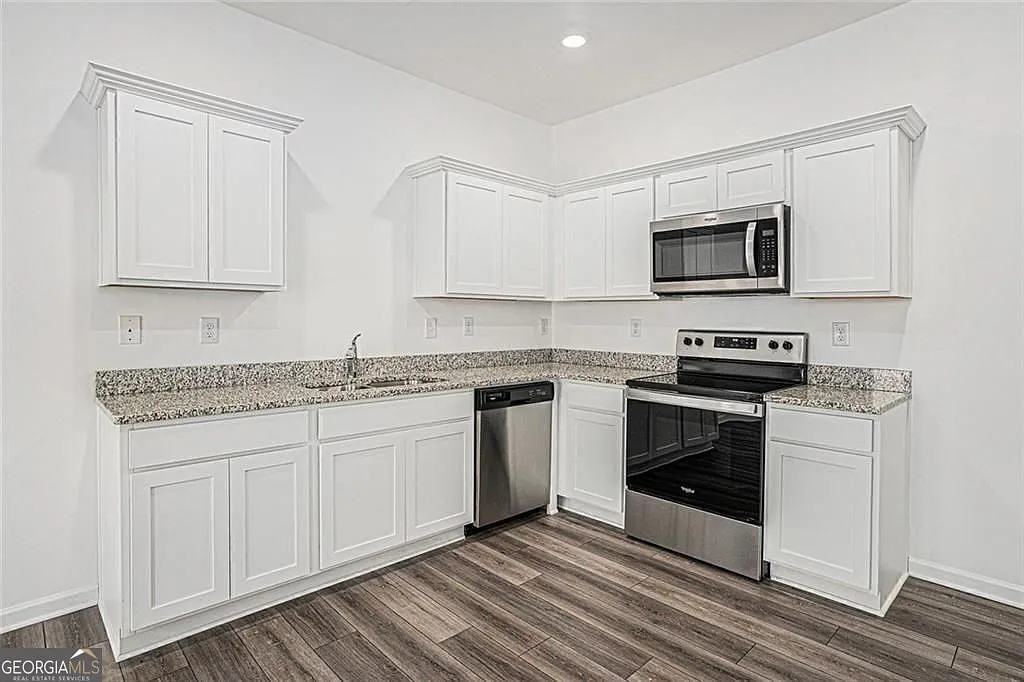 308 Penn Station Way photo 1